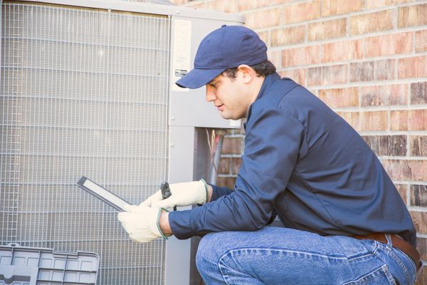 Image of a technician. The Doornbos Difference.